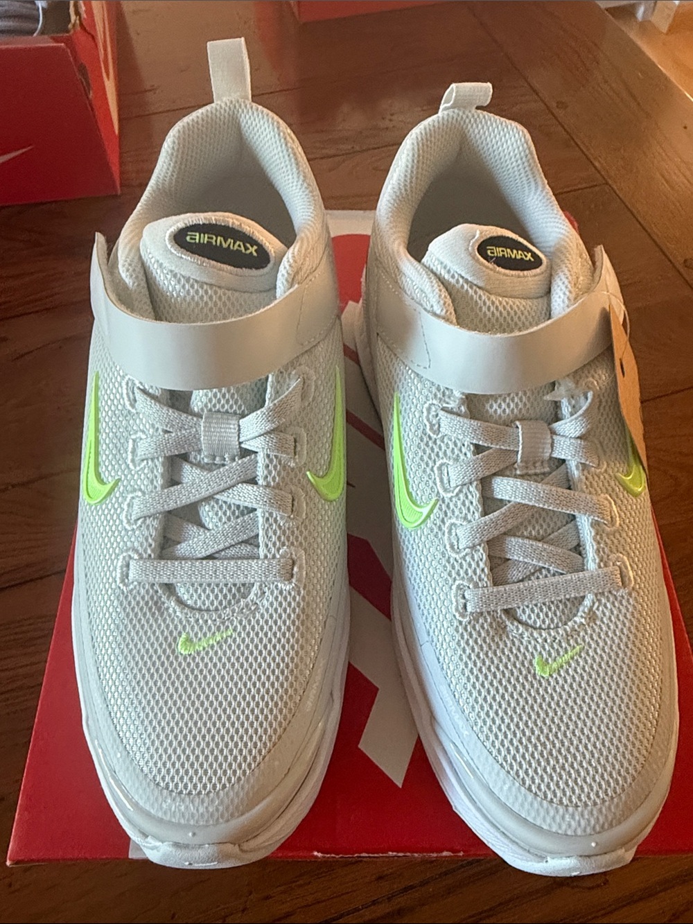 Nike Air Max Bia 2y NWT